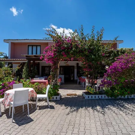 - In Centro, 8 Minuti Da Ira Apartment *