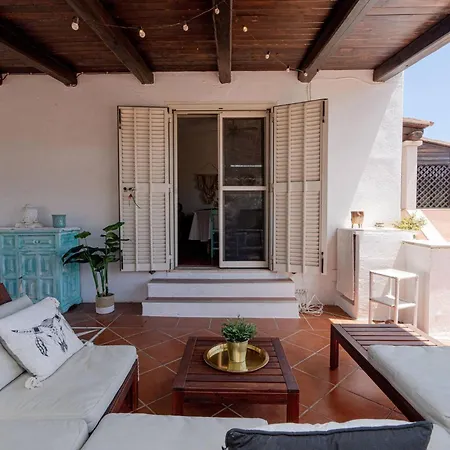 - In Centro, 8 Minuti Da Ira Apartment