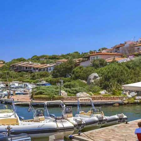 - In Centro, 8 Minuti Da Ira Apartment *